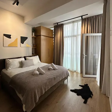 Kika Shanti, Near Artificial Appartement