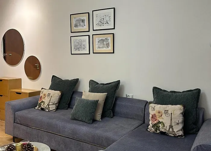 Apartament Kika Shanti, Near Artificial